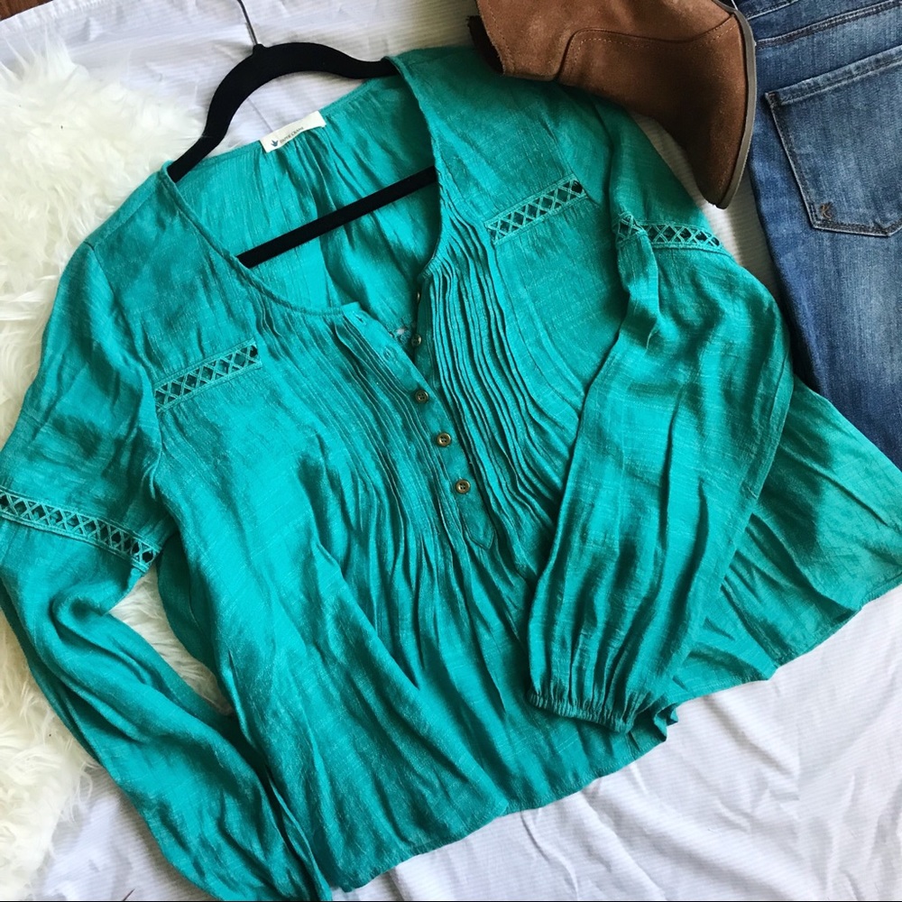 NWOT Paper Crane Teal Flowy Boho Cutout Top M